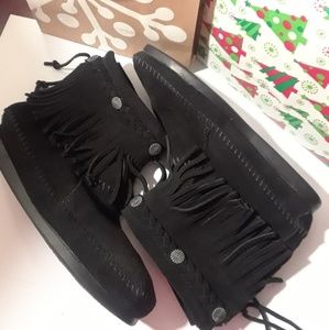 BLACK MINNETONKA Moccasin Booties